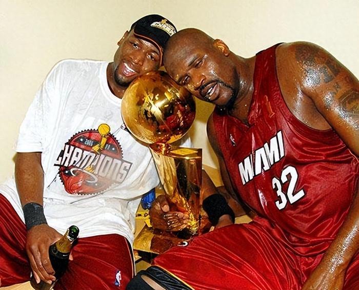 06年决赛奥尼尔场均13分，为何没人说韦德单核夺冠？这3点很关键