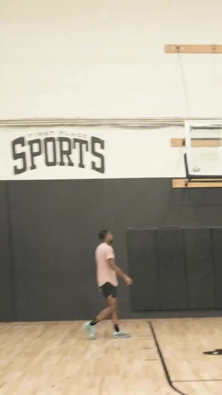 开云平台-打磨投射！训练师晒穆迪练习运动中出手3分视频 17投14中