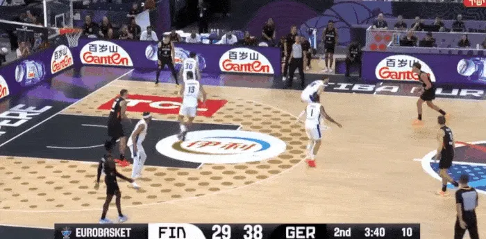 开云官方直播-火力全开！小瓦格纳运球急停三分强投再中，个人单节已11分