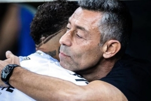 开云官方直播-3轮就被炒内马尔告别桑托斯主帅：祝你未来一切顺利